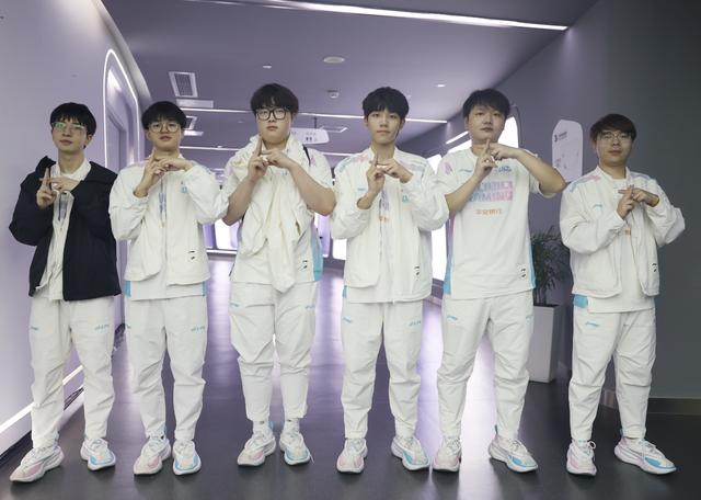 关于Ning连续三场比赛得分超过高光表现，热火挑战极限！的信息